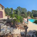 Avec Piscine A Debordement - Sans Vis A Vis *