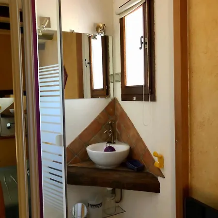 Villa Avec Piscine à Débordement - Sans Vis à Vis