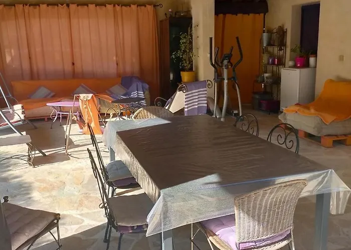 Avec Piscine A Debordement - Sans Vis A Vis